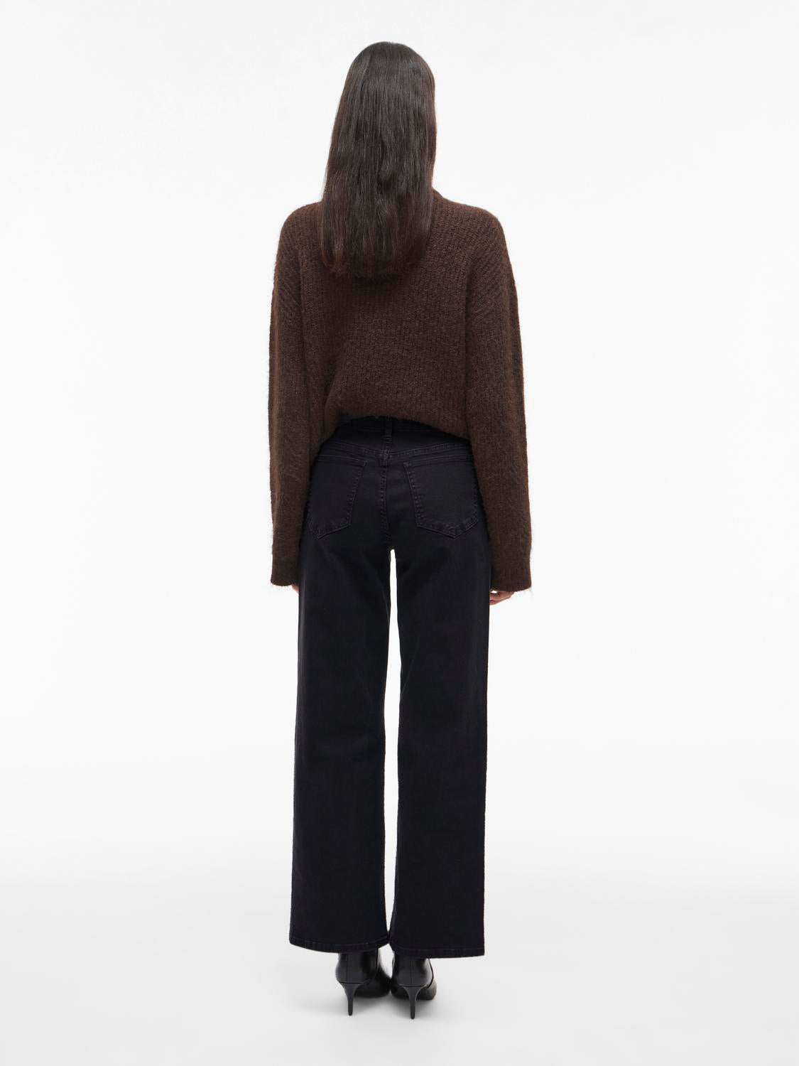 model_shot-back